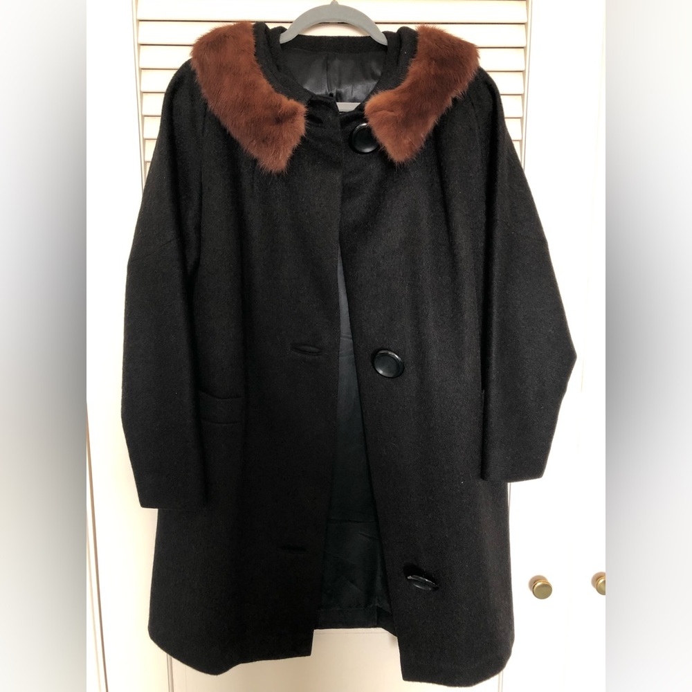 VINTAGE coat with MINK collar // Sz S
